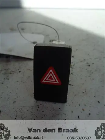 Volkswagen Golf 2008-2012 Alarmlichtschakelaar