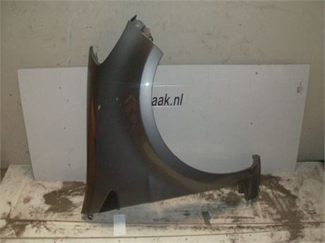 Renault Clio 2009-2012 Spatbord rechts voor