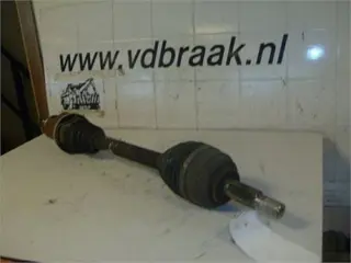 Renault Clio 1.2 16V 2009-2012 Aandrijfas links voor