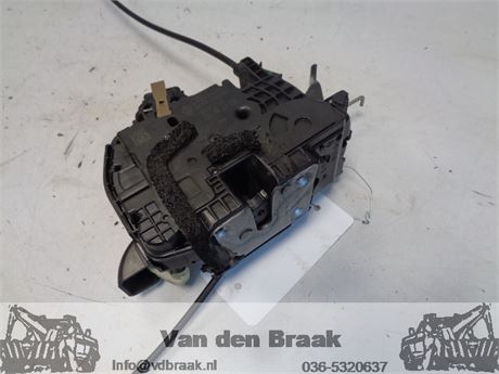 Renault Trafic 2014-2019 Deurslot links voor