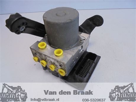 BMW 5 serie E60 520 2.2 Automaat 2003-2010 ABS Pomp