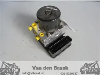 Volvo V40 1.6 Diesel 2012-2016 A.B.S pomp