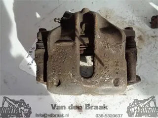 Renault Scenic 1999-2003 Remklauw rechts voor