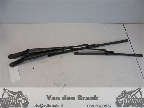 Volkswagen Golf 2008-2012 Ruitenwisserarmen voorzijde
