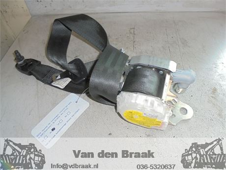 Hyundai i30 CW 2008-2012 Gordelspanner rechts voor