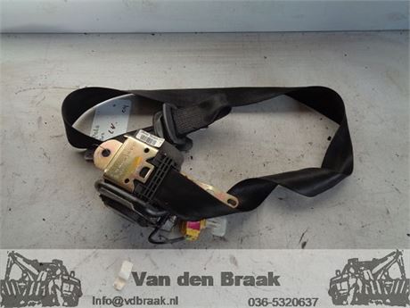 Volkswagen Polo 3 drs 2001-2005 Gordelspanner links voor