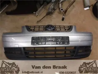 Volkswagen Touran 2003-2006 Voorbumper inclusief grill