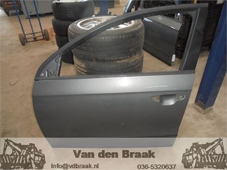 Volkswagen Passat Variant 2005-2010 Portier links voor