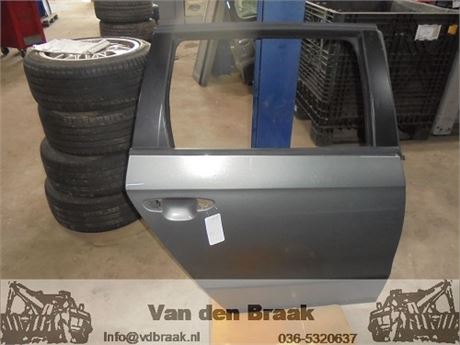 Volkswagen Passat Variant 2005-2010 Portier rechts achter
