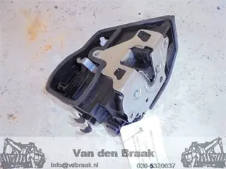 BMW 1-serie F20 2011-2015 Deurslot rechts voor met cv