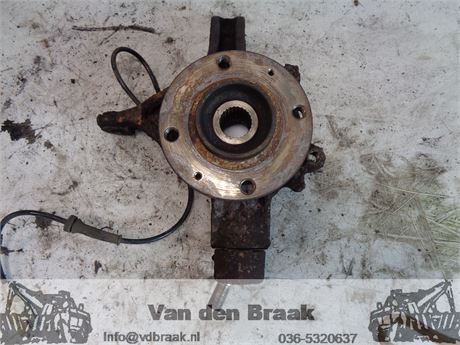 Peugeot 307 1.6 16V 2001-2007 Fusee rechts voor