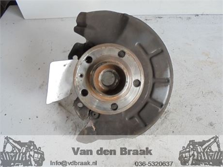 Skoda Fabia Combi 1.2 TSi 2008-2014 Fusee links voor