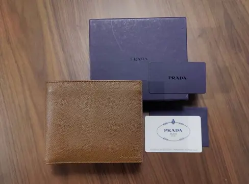 Prada - 8CC Saffiano Leather Wallet - Portemonnee