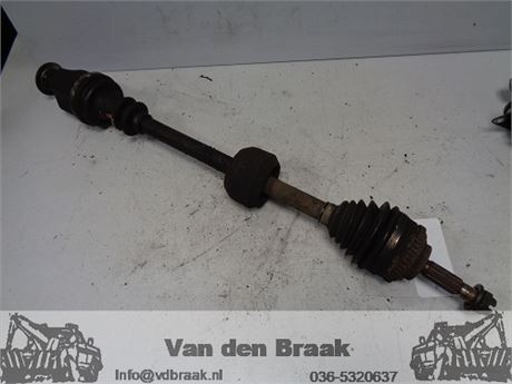 Renault Clio 1.2 16V 2003-2005 Aandrijfas rechts voor