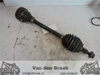 Volkswagen Passat 2.0 FSi 2005-2010 Aandrijfas links voor