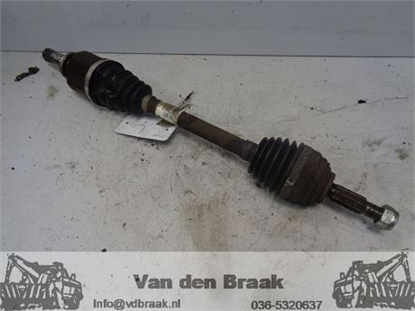 Renault Clio 1.4 16V 2005-2009 Aandrijfas links