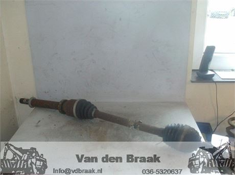 Renault Clio 1.2 16V 2009-2012 Aandrijfas rechts voor