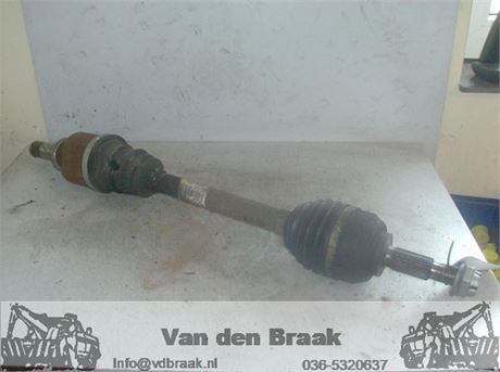 Renault Clio 1.2 16V 2009-2012 Aandrijfas links voor