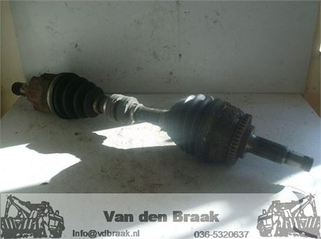 Nissan X-Trail 2.2 DCi 2004-2007 Aandrijfas links