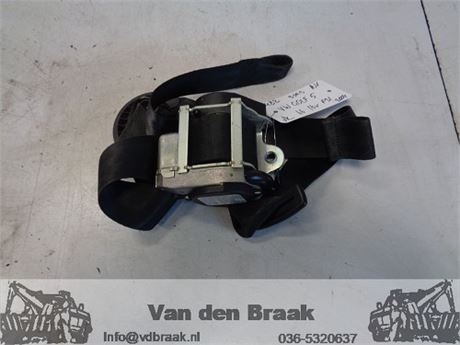 Volkswagen Golf 3 drs 2003-2008 Gordelspanner rechtsvoor
