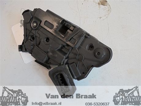 Volkswagen Polo 6R 5 drs. 2009-2014  Deurslot linksvoor