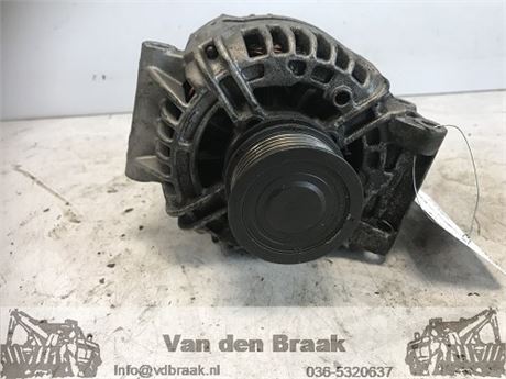 Renault Scenic 1.6 16V 1999-2003 Dynamo met vrijlooppoelie
