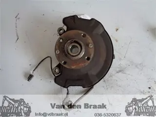 Suzuki Swift 1.3 2005-2010 Fusee links voor