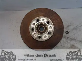 Volkwagen Golf 1.4 16V 2003-2008 Fusee rechts voor