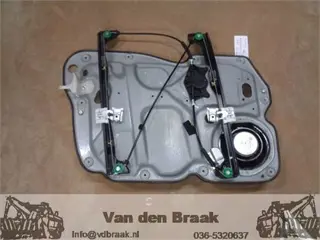 Volkswagen Touran 2003-2010 Raammechaniek elec. rechtsvoor