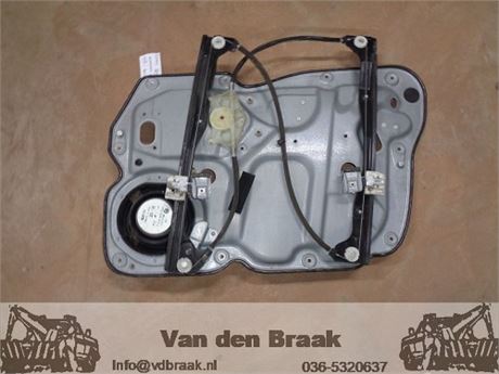 Volkswagen Touran 2003-2010 Raammechaniek elec. linksvoor