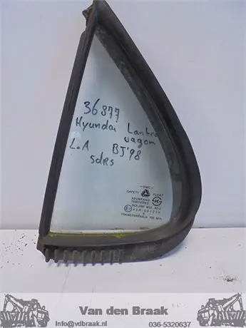 Hyundai Lantra Wagon 1995-2001 Driehoekraam links achter