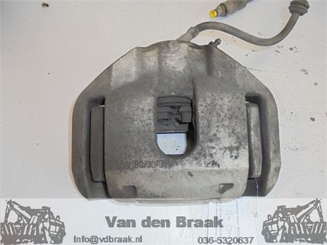 BMW 5 serie E60 2.2 Automaat 2003-2010 Remklauw rechts voor