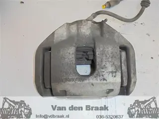 BMW 5 serie E60 2.2 Automaat 2003-2010 Remklauw rechts voor