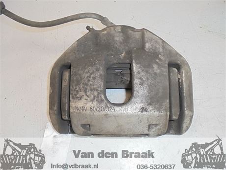 BMW 5 serie E60 2.2 Automaat 2003-2010 Remklauw links voor