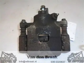 Suzuki Alto 1.0 12V 2009-2015 Remklauw links voor