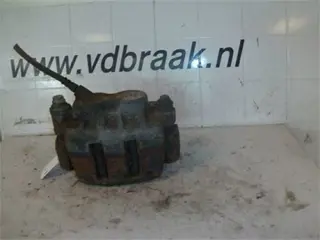 Renault Master 2.5 DCI 2003-2010 Remklauw rechts voor