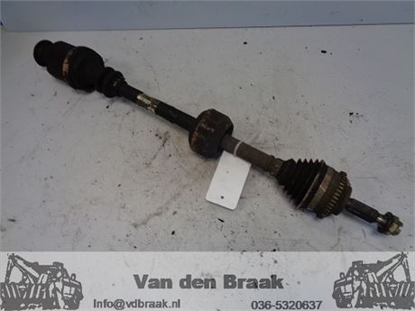 Renault Clio 1.2 16V 2003-2005 Aandrijfas rechts voor