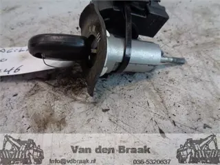 Opel Agila 2000-2008 Contactslot