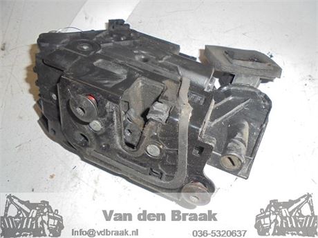 Volkswagen Golf Hatchback 2008-2012 Deurslot rechtsvoor