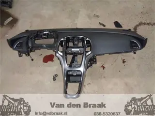 Opel Astra Hatchback 2009-2015 Dashbord