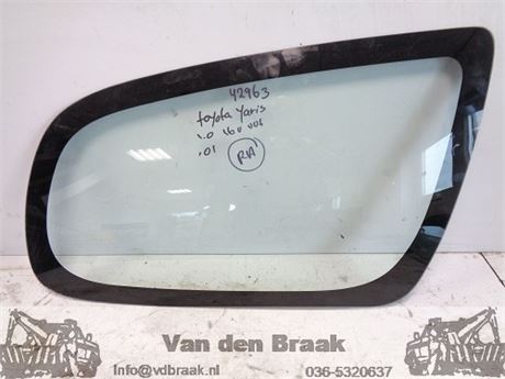 Toyota Yaris 3 drs 1999-2005 Zijruit rechts achter
