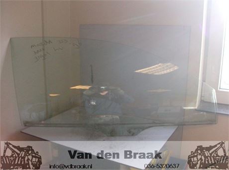 Mazda 323C 3 deurs 1994-2001 Portierraam rechts