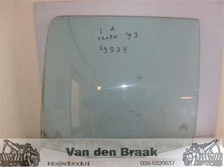 Volkswagen Vento 4 deurs 1992-1998 Portierruit links achter