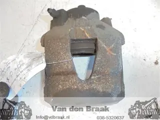 Volkswagen Golf 1.6 TDi 2009-2012 Remklauw rechts voor