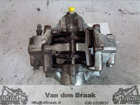 Mercedes Benz C-Klasse C203 2000-2007 Remklauw linksachter