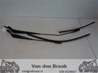 Renault Twingo 2007-2012 Set ruitenwisserarmen voor