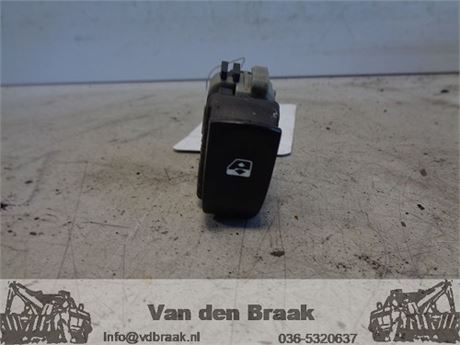 Renault Clio 2005-2012 Raamschakelaar rechts voor