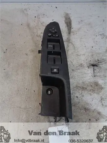 Mazda 2 2010-2015 Elec. raamschakelaar links voor