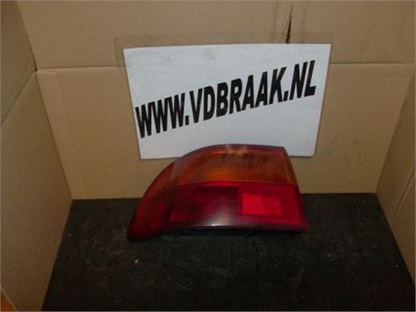 Honda Civic 4 deurs 1991-1995 achterlicht links buitenzijde