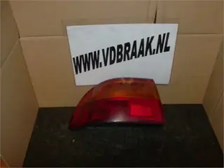 Honda Civic 4 deurs 1991-1995 achterlicht links buitenzijde
